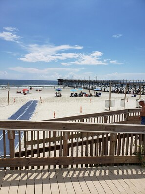 Sun-loungers - Updated condo with a fantastic view!
(Calabash)
