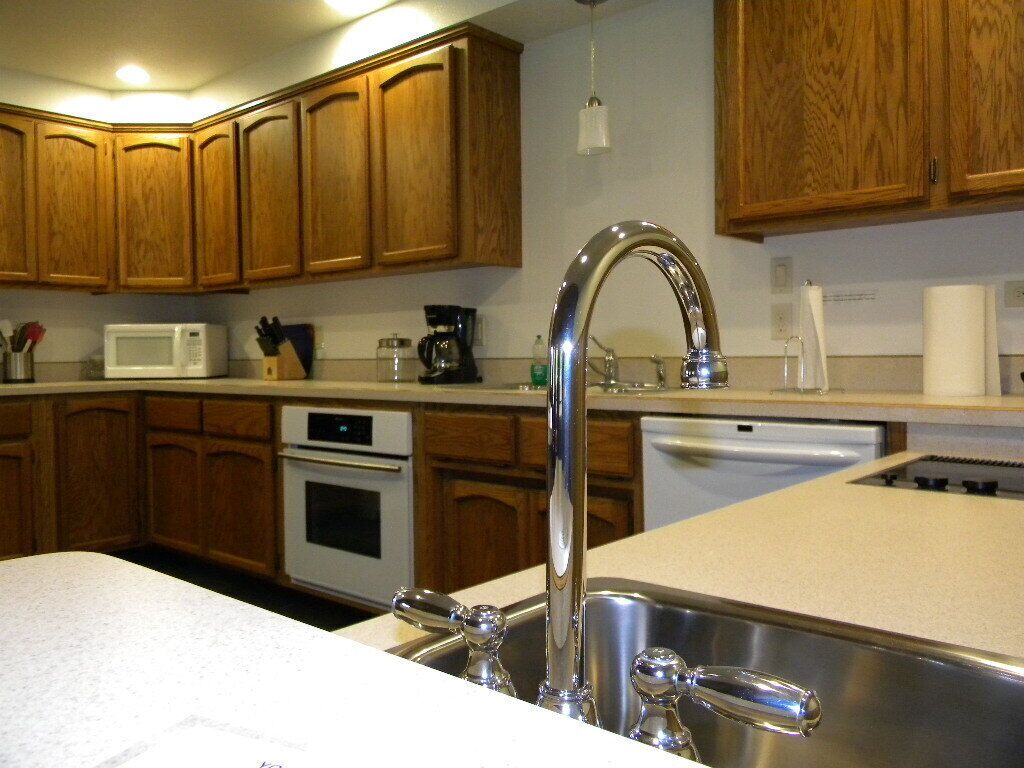 RIVER GETAWAY IN THE CASCADES