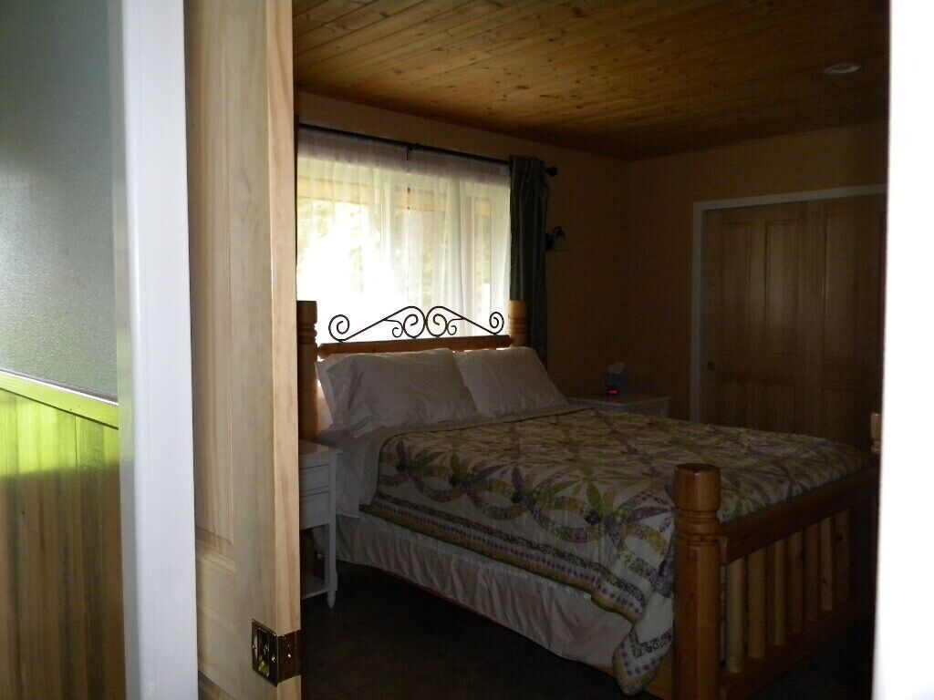 RIVER GETAWAY IN THE CASCADES