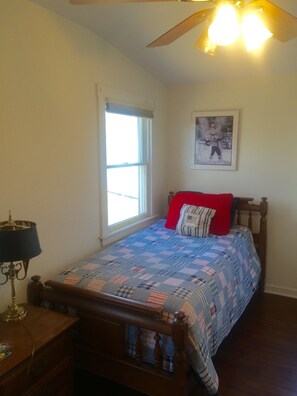 3 bedrooms, free WiFi, bed sheets