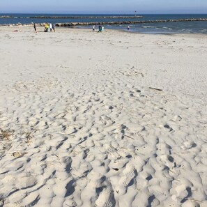 Solstolar och strandhanddukar