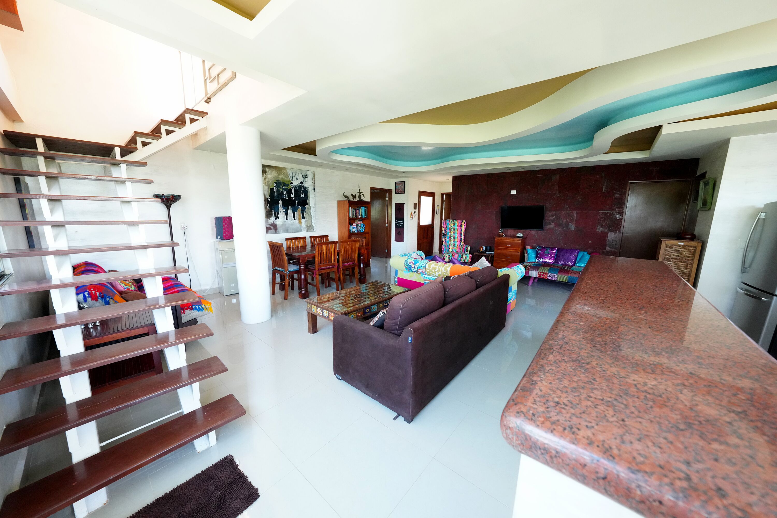 3 Bedrooms with huge roof deck overlooking the jungle 5 minutes from the beac
