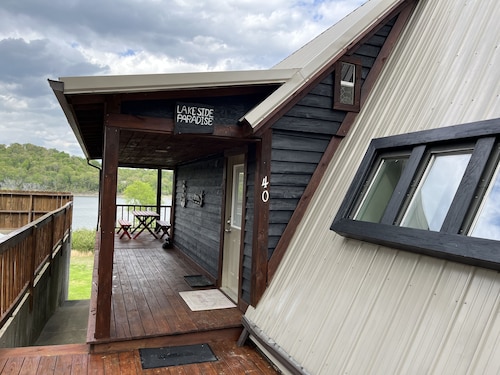 Lakeside Paradise Nolin järven