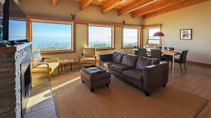 TV, fireplace, DVD player - Waters Edge Your Ideal Beachfront Escape (Sequim)