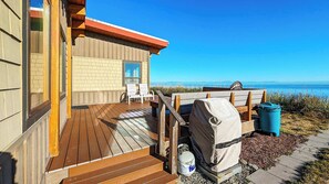 Terrace/patio - Waters Edge Your Ideal Beachfront Escape (Sequim)