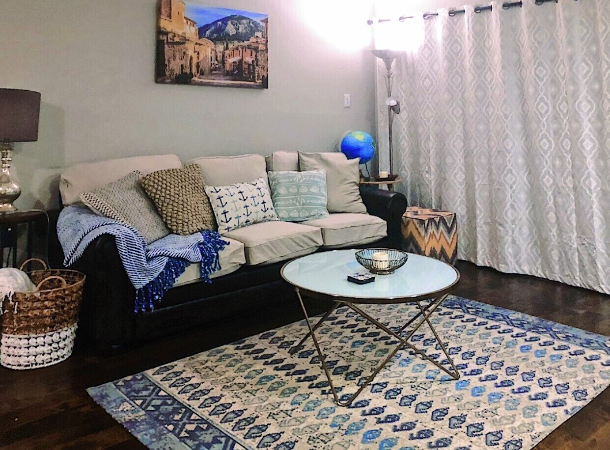 The Lakeside Getaway - newly renovated condo on Lake Conroe