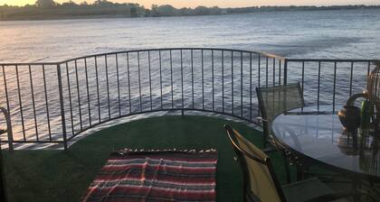 The Lakeside Getaway - neu renovierte Wohnung am Lake Conroe