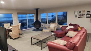 Smart TV, fireplace, DVD player, books