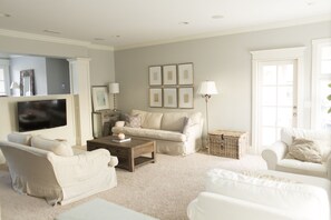 Smart TV, fireplace, video games, DVD player