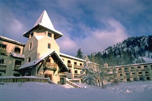 Exterior - Base of Squaw Valley, Walk to Lifts & Village, Great Amenities (Olympic Valley)