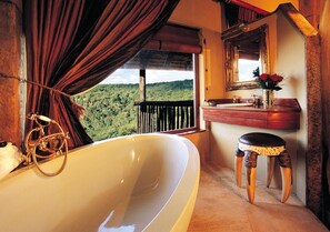 Luxury House | Bathroom