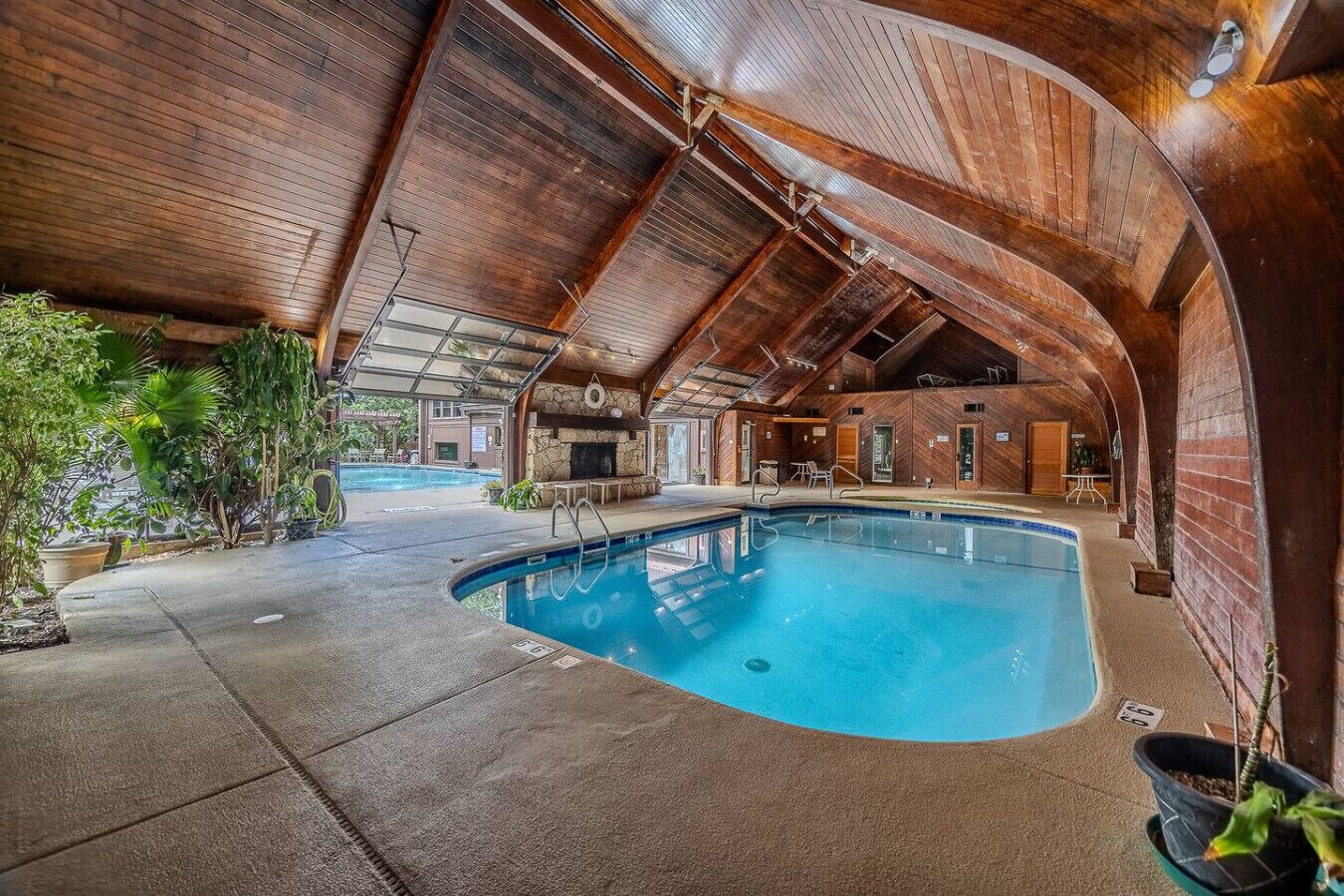 Innenpool, Außenpool