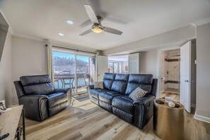 Smart TV, fireplace, video games, ping pong