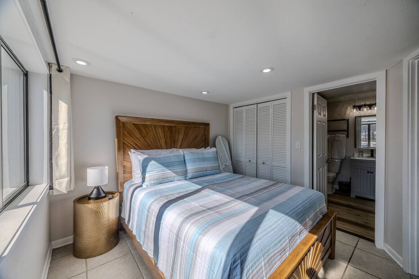 2 habitaciones, tabla de planchar con plancha y wifi gratis 