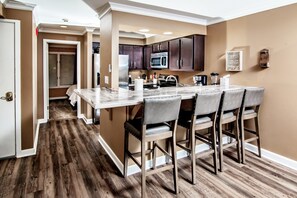 Fridge, microwave, oven, stovetop - Indoor/Outdoor Pools! Hot Tub!! Sauna!!! Steam Room!!!! Relaxation!!!! (Osage Beach)