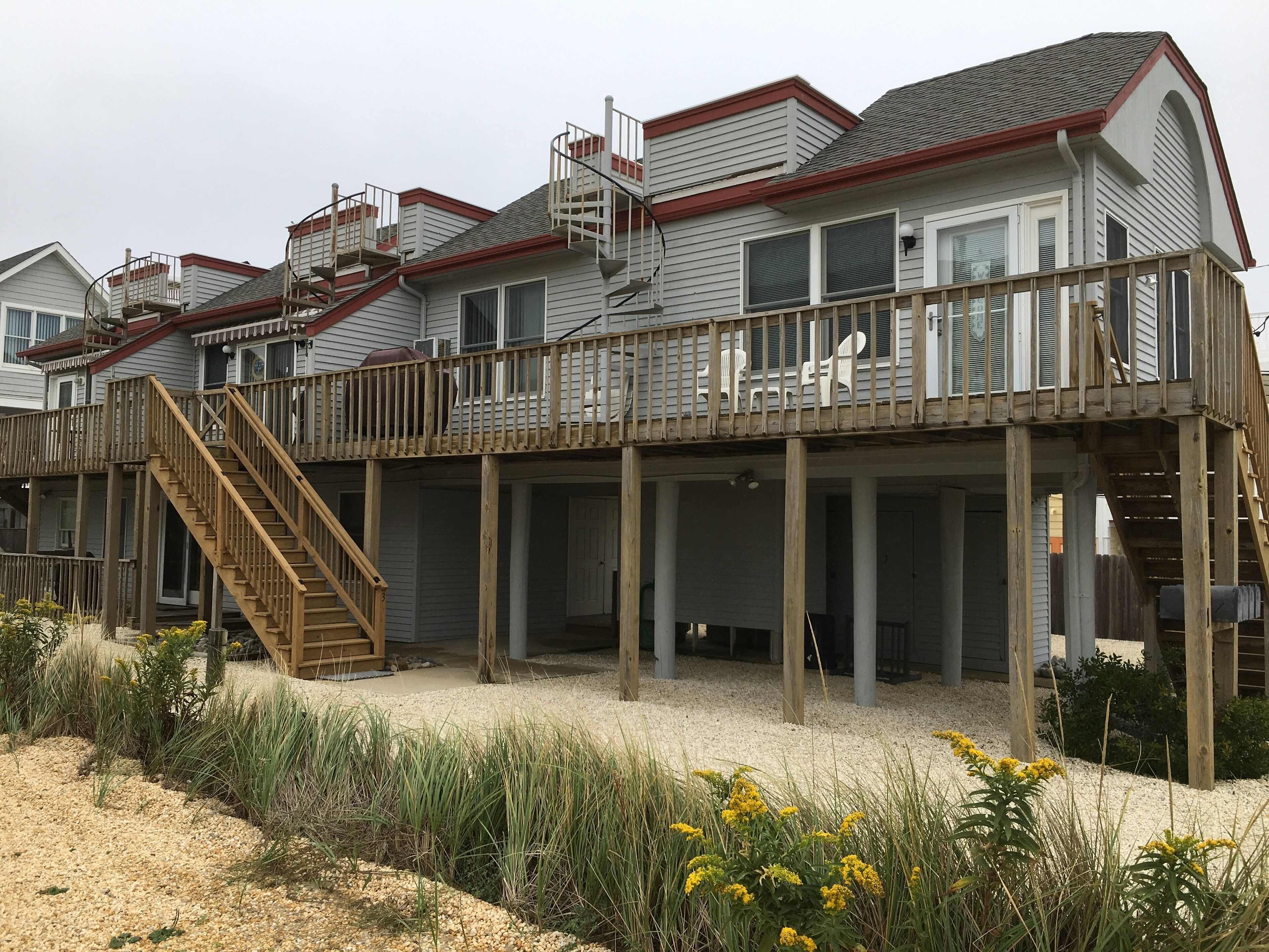 COZY, CONVENIENT, OCEANVIEW 1 BEDROOM CONDO