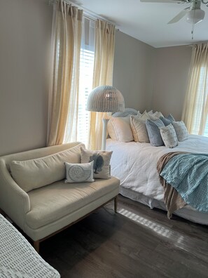 4 bedrooms, iron/ironing board, free WiFi, bed sheets