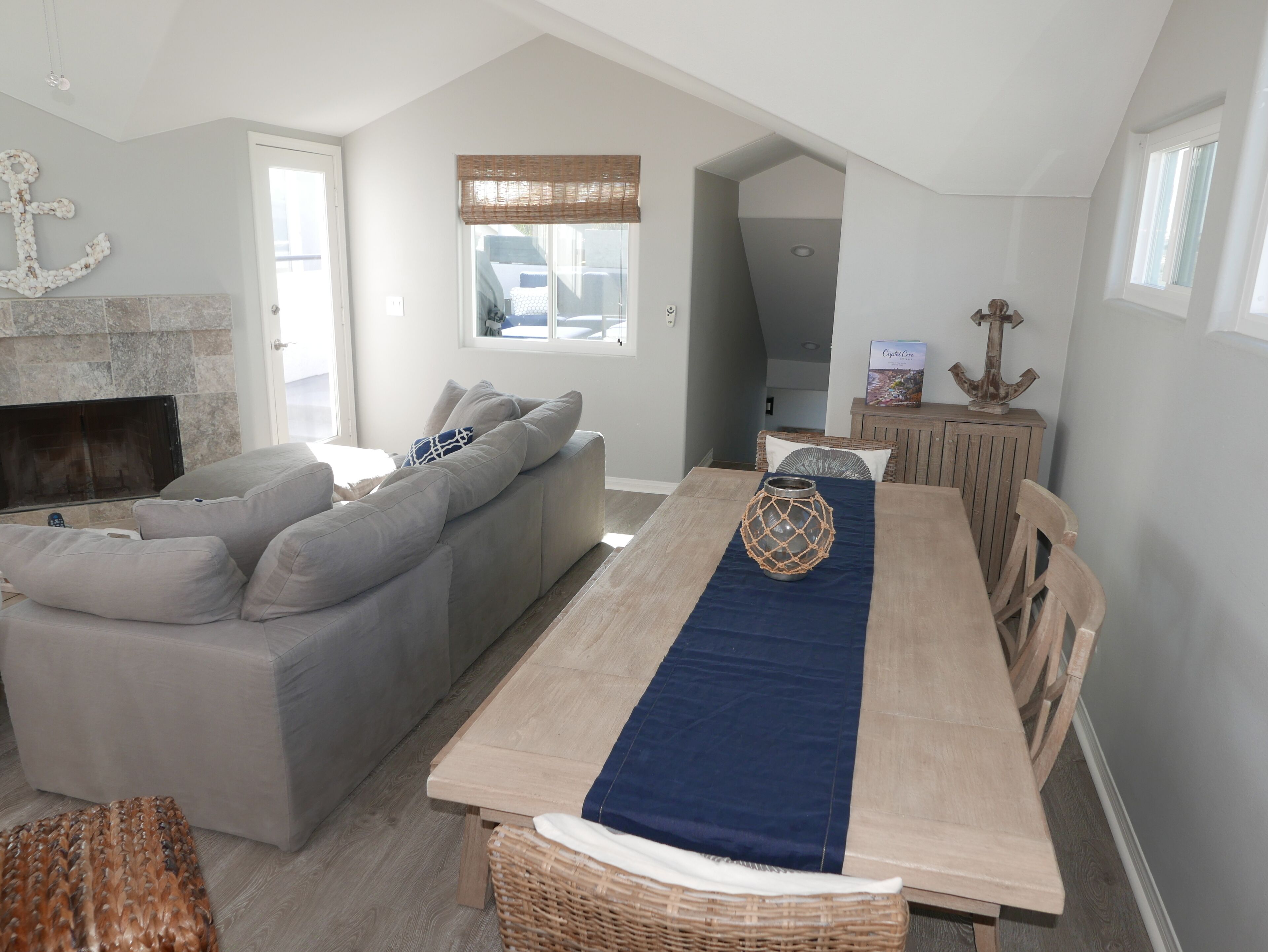 Cozy Beach Cottage - Blocks from the Sand