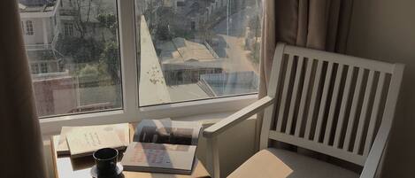 Suite, Lake View | Room amenity