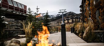Wyndham Park City Resort 1B ~ Ski-in/Ski-Out! ~ Across from the Waldorf