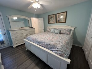 2 soverom, strykejern/-brett, wi-fi (inkludert) og sengetøy