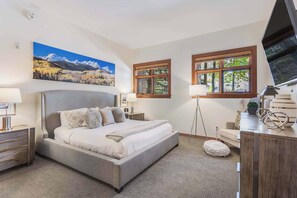 3 bedrooms, iron/ironing board, travel cot, WiFi