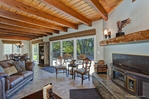 Smart TV, fireplace, DVD player, ping pong