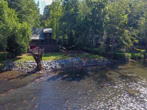 Property grounds - Edgewater Dreams - Riverfront, Hot Tub -Minimum (Ellijay)