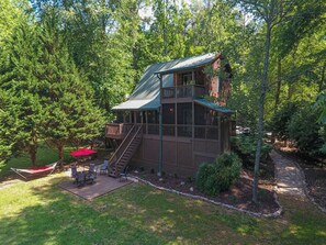 Exterior - Edgewater Dreams - Riverfront, Hot Tub, Dog Friendly/Minimum Age Requirement of (Ellijay)