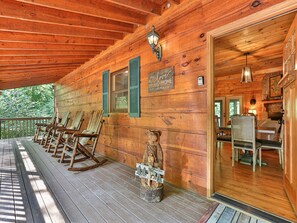 Outdoor dining - Edgewater Dreams - Riverfront, Hot Tub, Dog Friendly/Minimum Age Requirement of (Ellijay)