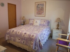 2 bedrooms, iron/ironing board, WiFi, bed sheets - Low Cost Vacation/Holiday Home Near Golf Courses, Disney Orlando  and Tampa (Auburndale)