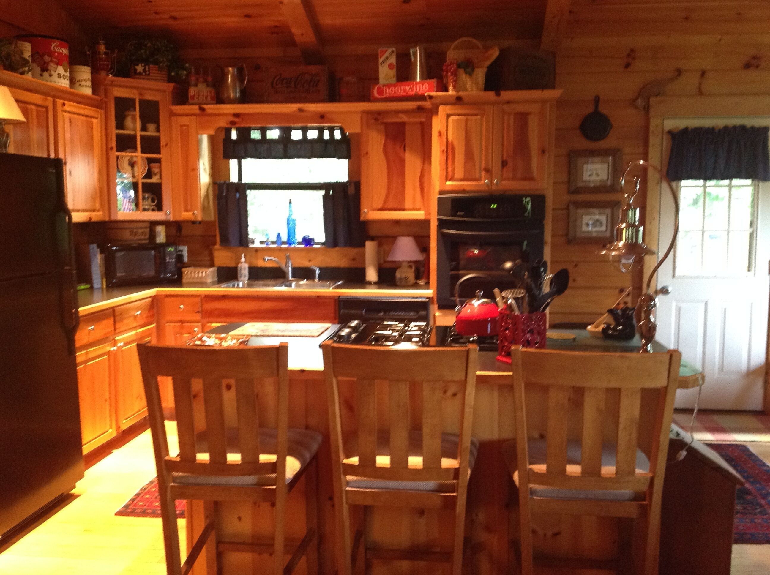 Cozy Mtn. Cabin-Great Location for Day Trips