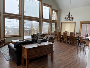 TV, fireplace, DVD player, books - Spacious Family Home In Town With Spectacular Lake And Mountain Views (Grand Lake)
