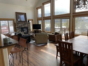 TV, fireplace, DVD player, books - Spacious Family Home In Town With Spectacular Lake And Mountain Views (Grand Lake)