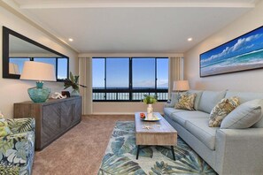 TV - Maui Kai 206 Updated OceanFront Studio w Pool AC Views (Lahaina)