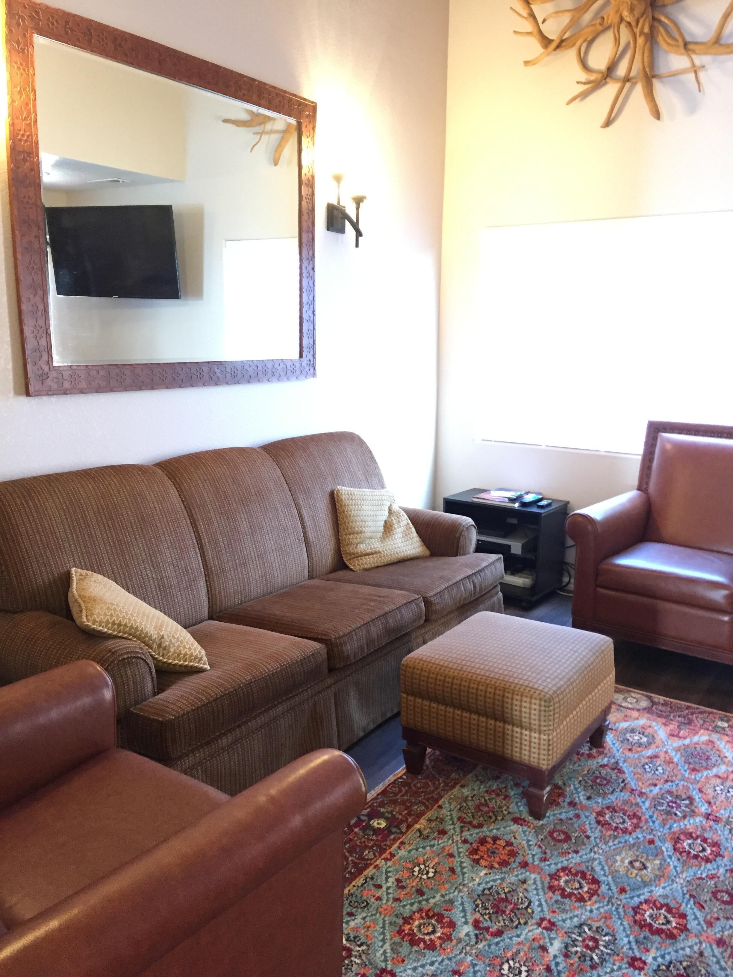  Moab Solano Vallejo Condo, sleeps 5, outdoor pool