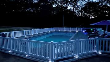 Outdoor pool, a heated pool