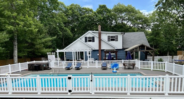 Piscine extérieure, piscine chauffée