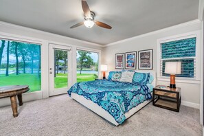 4 bedrooms, desk, free WiFi, bed sheets