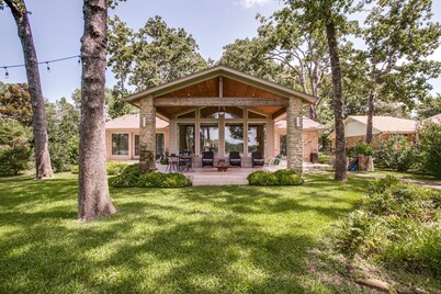 Tranquil Retreat on Secluded Acre with Private Dock & Stunning Patio Views