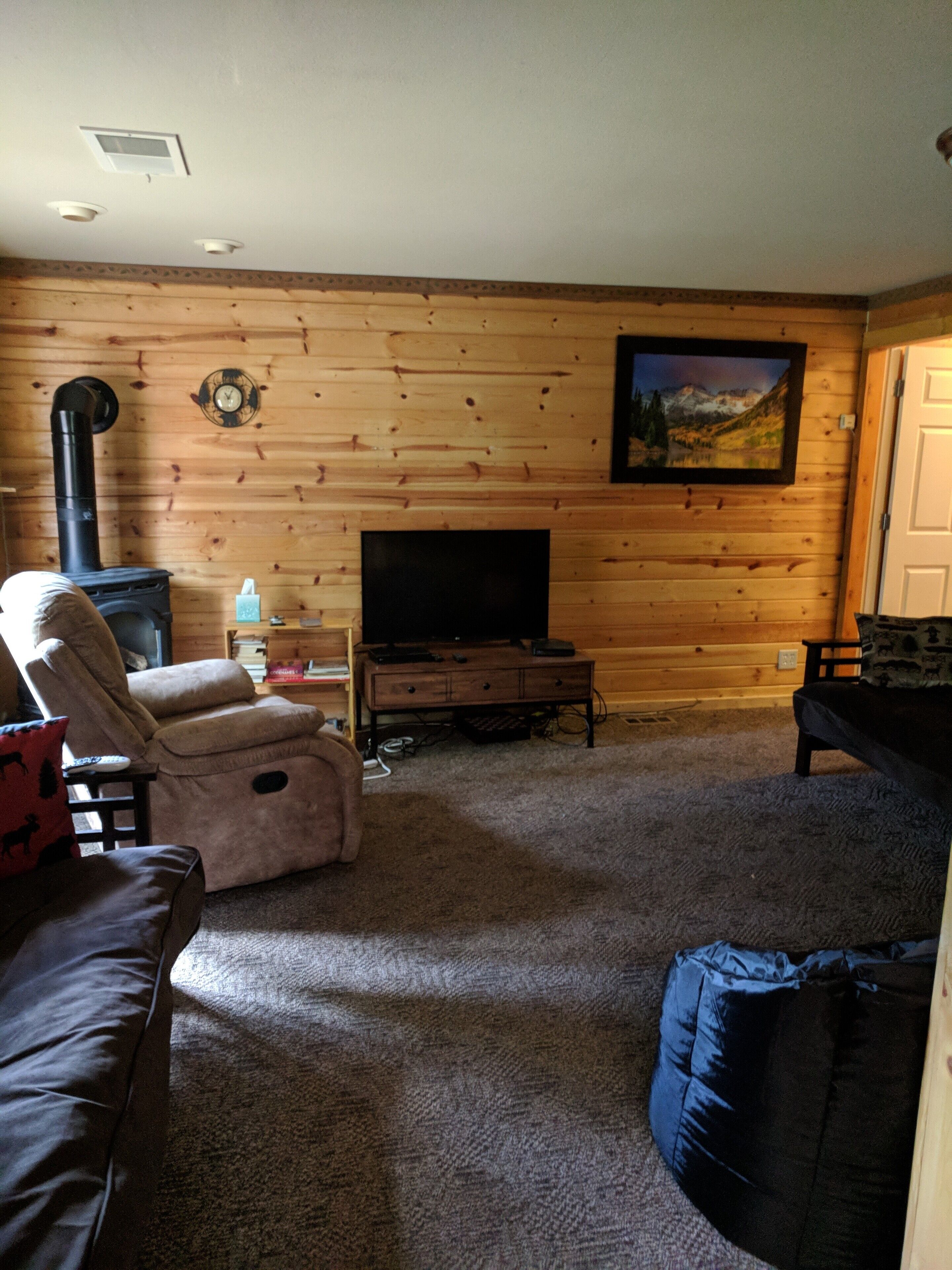 Cozy Log Cabin In The Woods - Friends And Families Welcome!