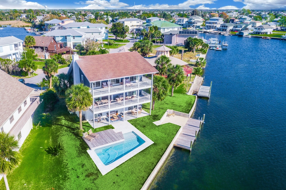 Gulf Front Home with breathtaking views of the Sunrise and Sunset!