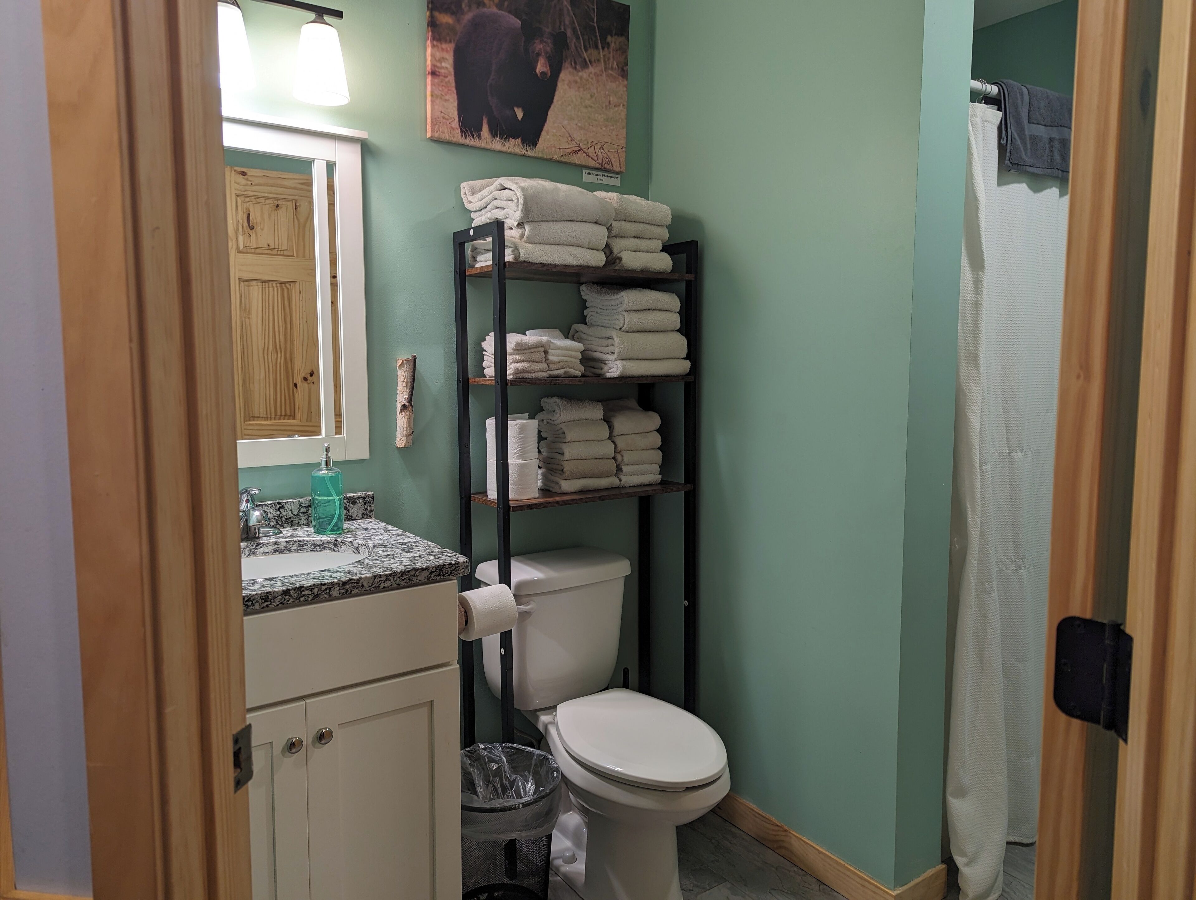 Whole lodge for 32 guests! Great family getaway. Exempt motor permit available. 