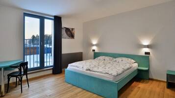 Blackout drapes, rollaway beds, free WiFi, bed sheets