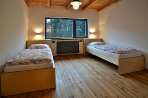 Mörkläggningsgardiner, extrasängar, gratis wi-fi och sängkläder