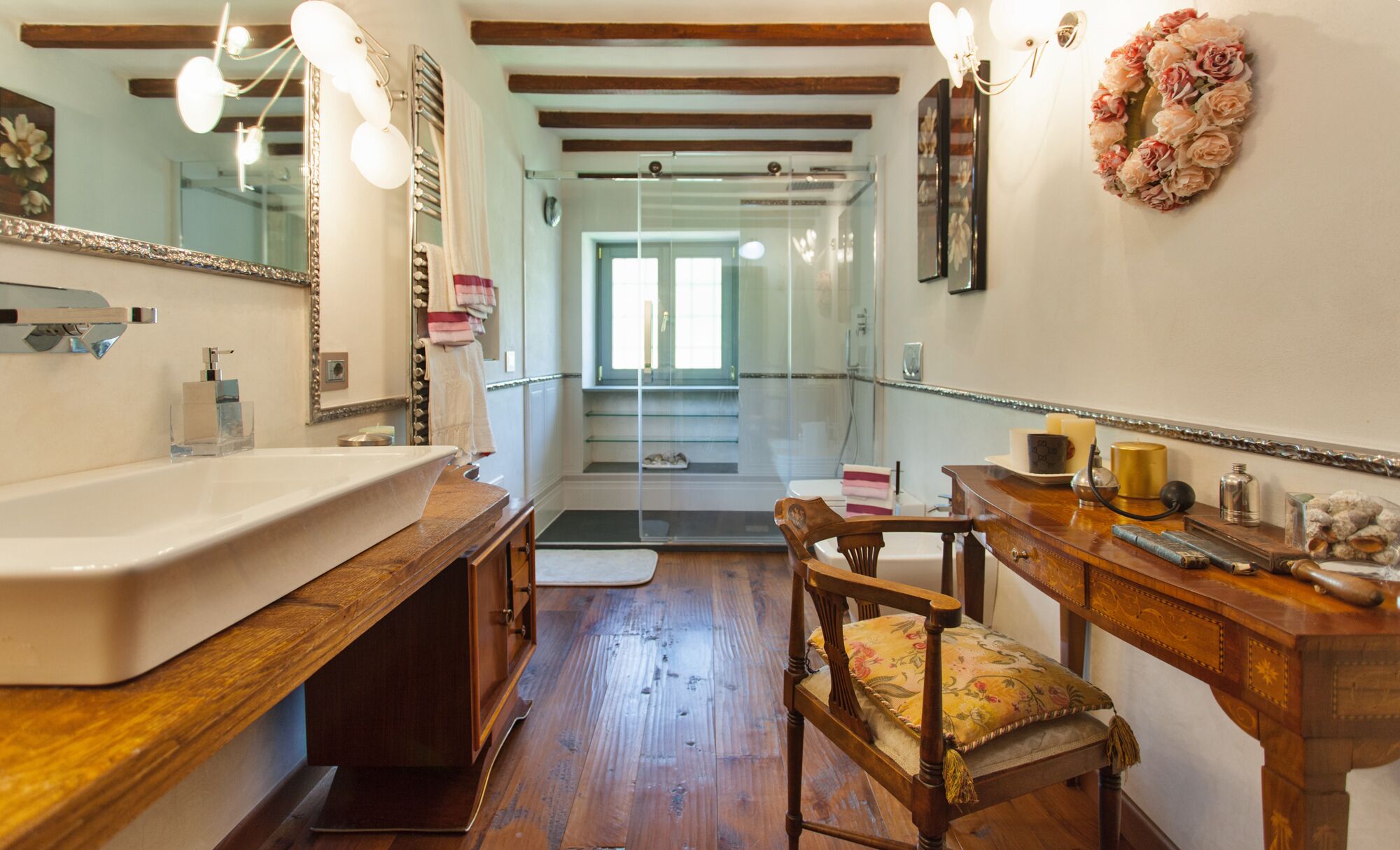 Luxury Villa with large pool close to Florence