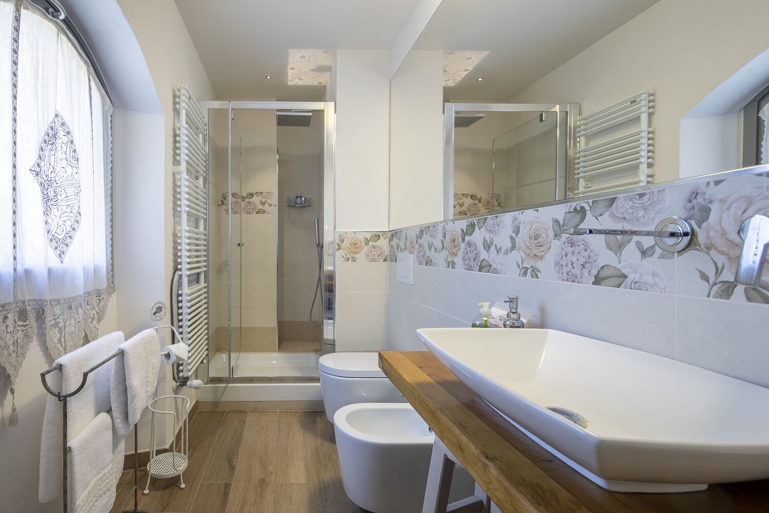 Luxury Villa with large pool close to Florence