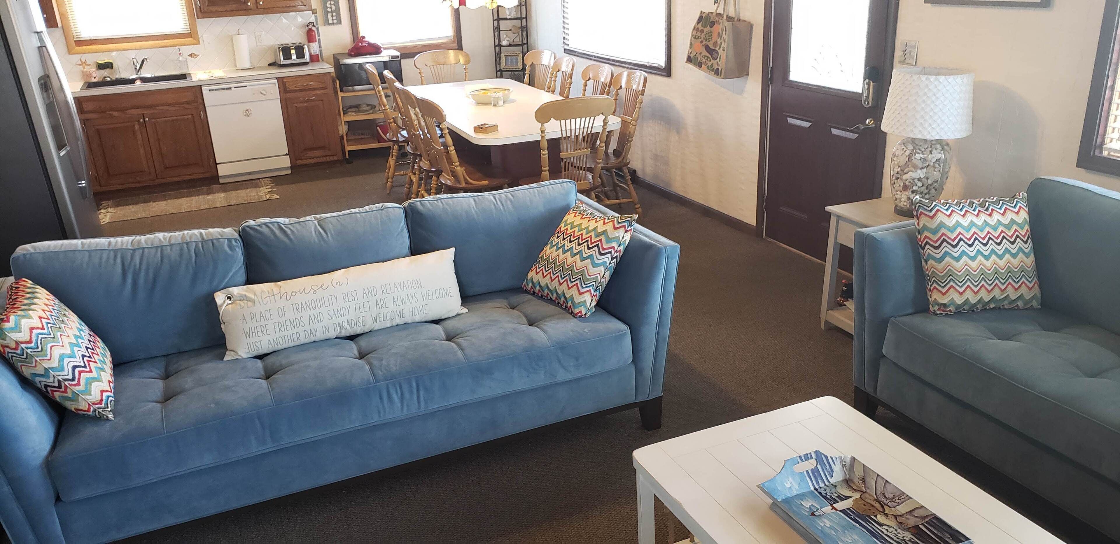 Walk to the beach- Sleeps 14