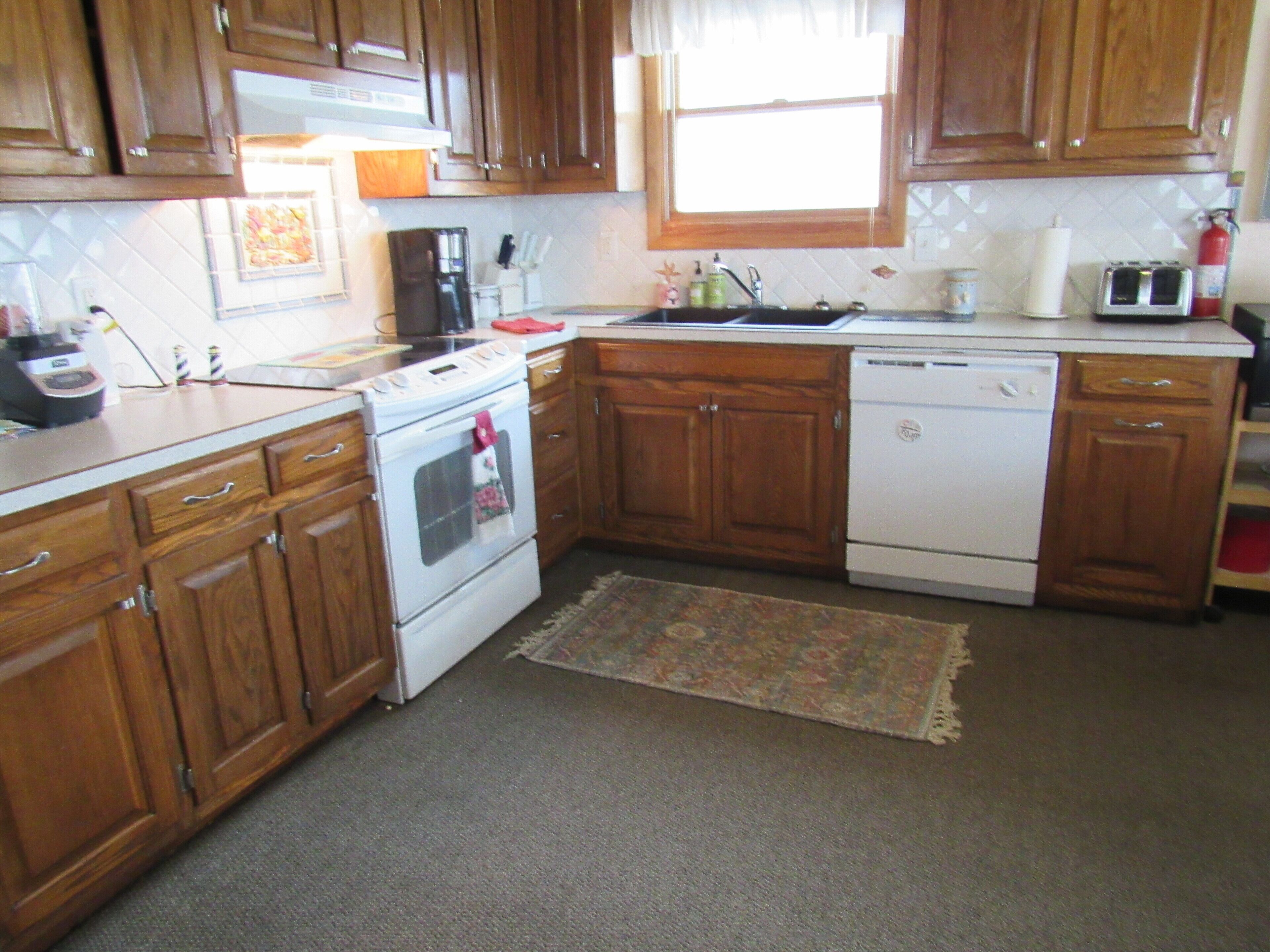 Walk to the beach- Sleeps 14