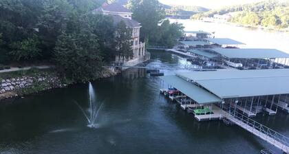 Neue Preise Neu verbessertes Deck! Sicherheits-Tor! Water Front Condo! KEINE SCHRITTE!